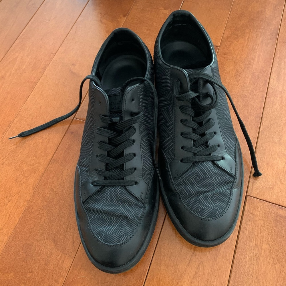 Men’s black Louis Vuitton sneakers